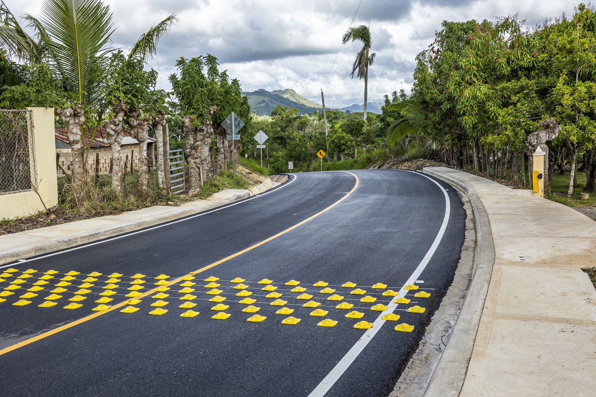 Con la presencia del presidente <a href="/luisabinader/">Luis Abinader</a>,  dejamos inaugurada la carretera Mamey-Las Yayas, con un presupuesto de 374 millones, que mejorara la calidad de vida de los habitantes de las comunidades del Mamey, las Brisas de Llano y las Yayas.