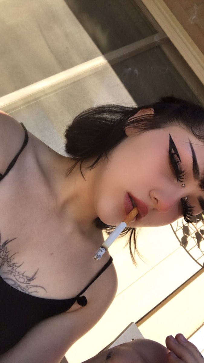 call_me_kitty00's tweet photo. Lmk for content babez doing good deals today I have a goal of $40 so lmk!! $2 a min calls and sessions  #buyingcontent https://t.co/zBkP9J4aYo