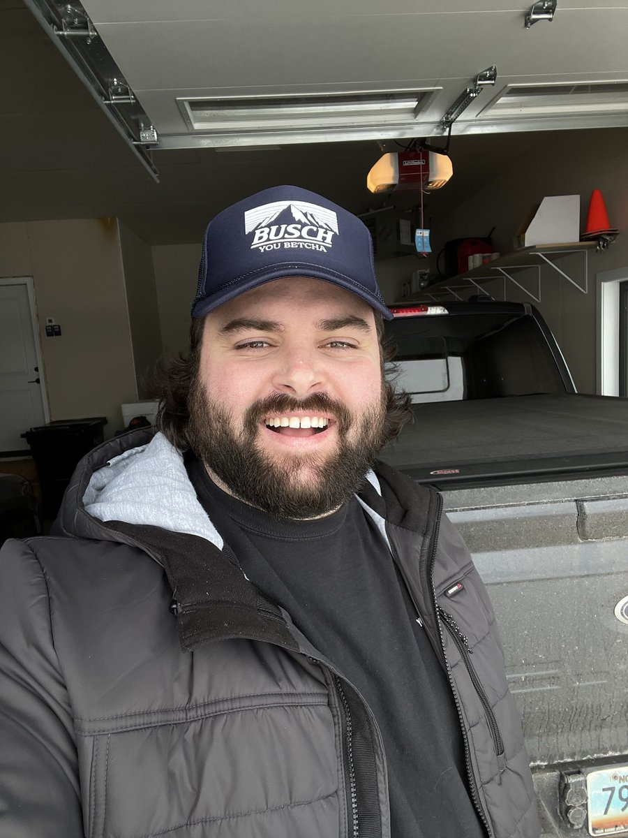 Smiling for 2-4-1 pounders 🍻 

Check out the Vintage Busch Hats 👇
ohhyoubetcha.com/collections/ha…