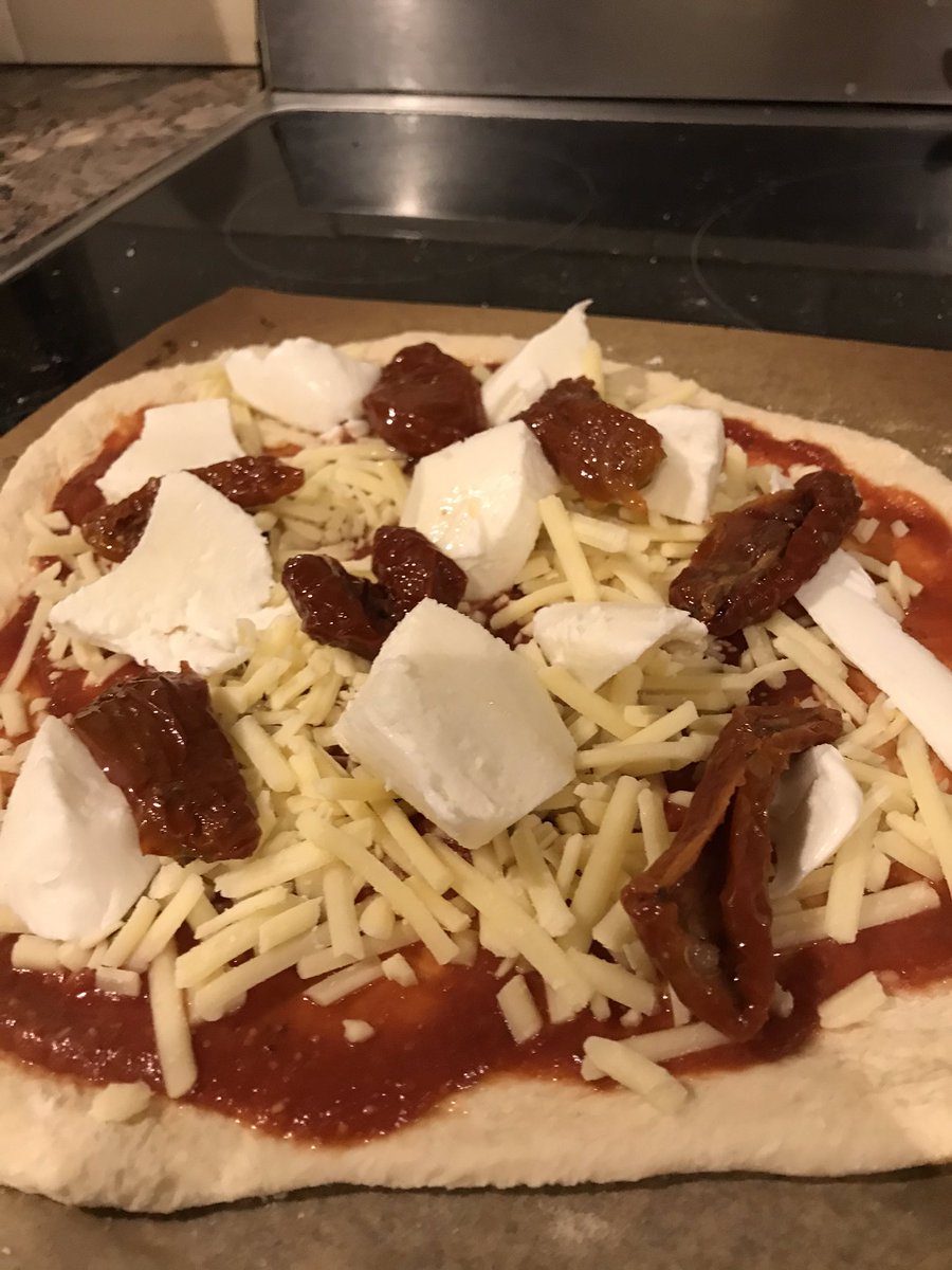 DanPaulDanPaul's tweet image. Made some pizza innit. #shef