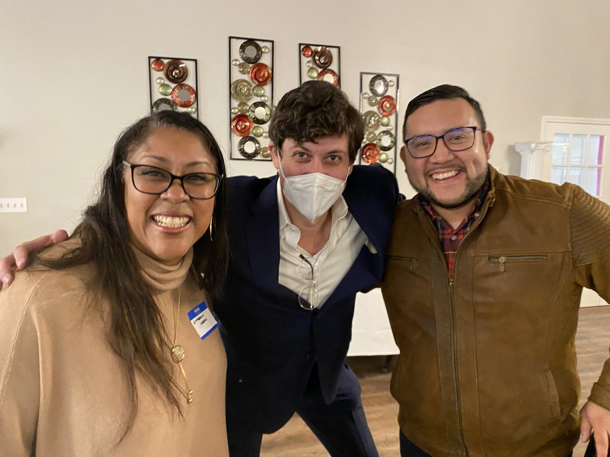 KimberlyHardyNC's tweet image. So great to catch up with our friend @rickyhurtadonc at the NCDP leadership forum today! #Statewide #ManyHandsLightWork