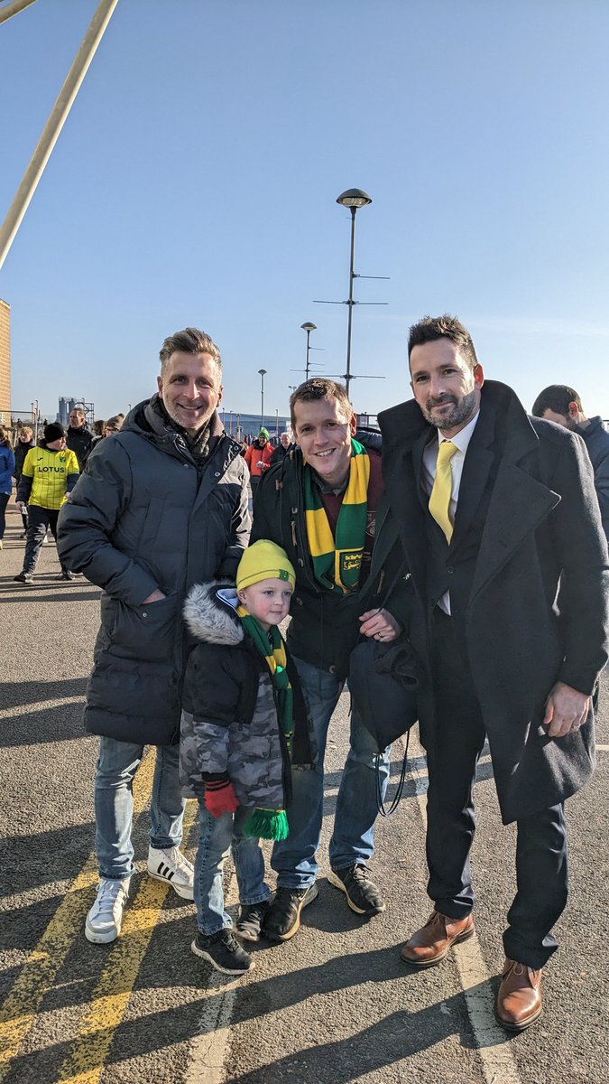 Leo also met some @NorwichCityFC legends before today's game. Massive Thanks @hucks6dh6, @eadie11 and @adamdrury78 . He had no idea he was in the presence of such greatness. Will be educating him via YouTube tomorrow 👍 #ncfc