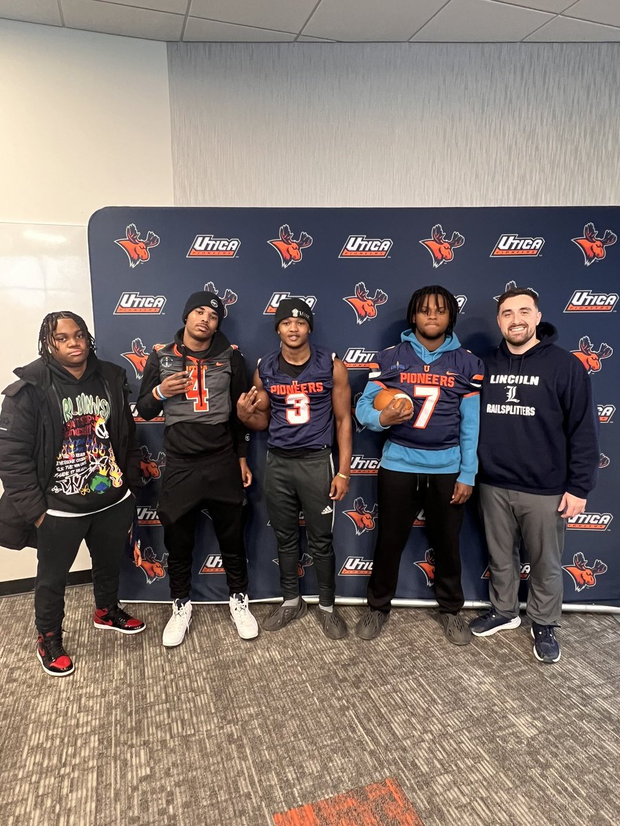 Paul_Litvak's tweet photo. Fun day with @Utica_Football! Lucky to see former Lincoln players and thankful for the ones who are currently being recruited! #Lincoln @oc_lincoln @coach_D_lincoln https://t.co/zNQwRtewEW