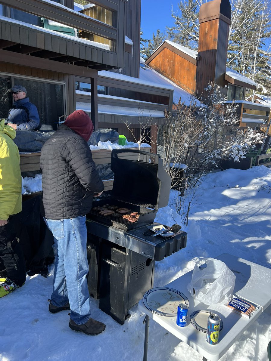 TheIcelandGuy's tweet photo. Enjoying the New England snowfall with my newly trash knee. Its beautiful outside and we have the grill on full tilt. #attitash #skinoco #vailresorts #nh https://t.co/cH2hc6GioP