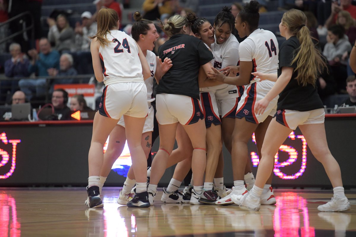 ShipURaiders's tweet photo. RAIDERS WIN 

@ShipWBB came back from behind to defeat Kutztown! https://t.co/oAzXLgiAaK