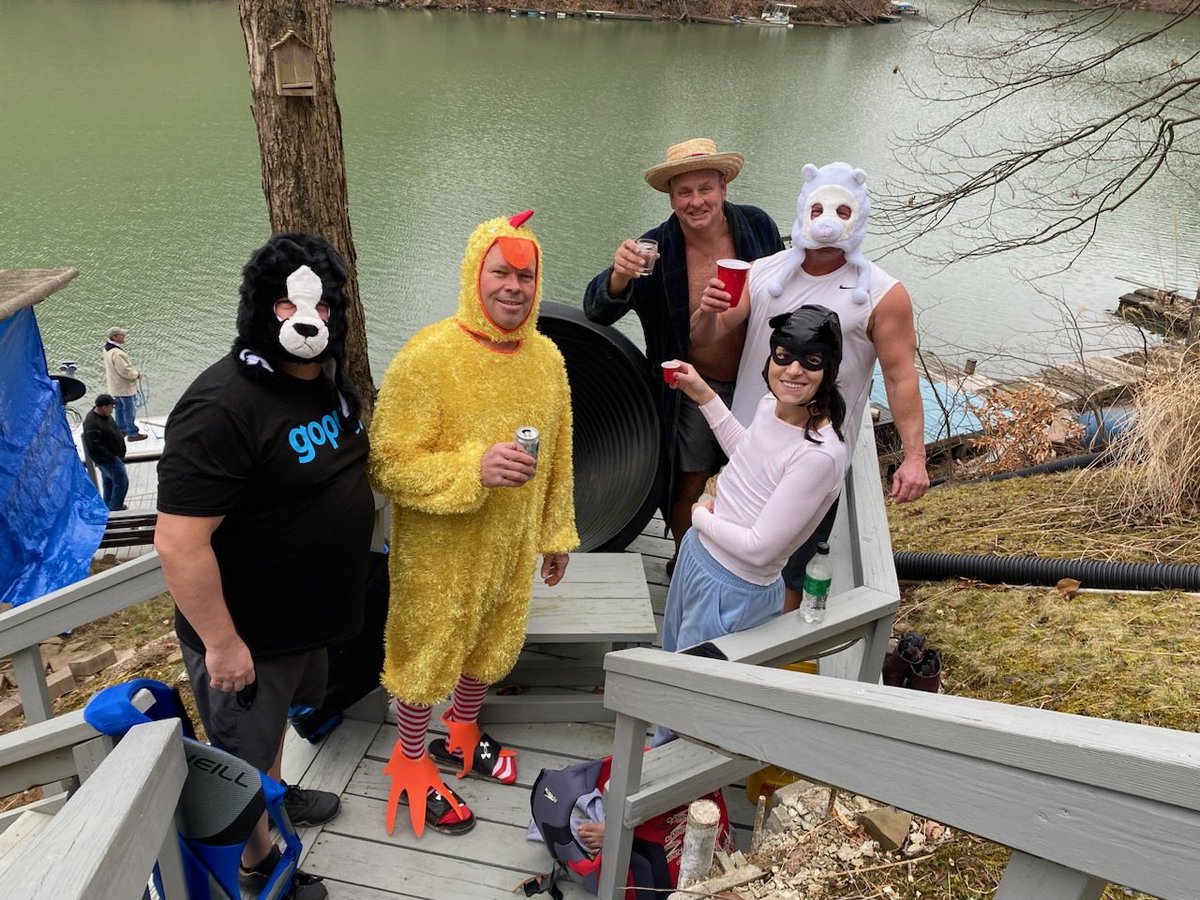 ZIPPYSHEARER4's tweet photo. Polar plunge today. I have made better decisions!! https://t.co/j8pMJhuoPo