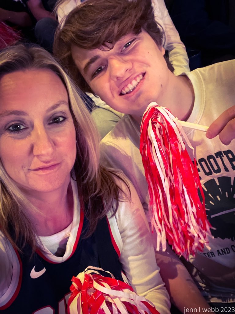 jenneelee28's tweet photo. #runwithus #uofabasketball https://t.co/rNP6YizTlw