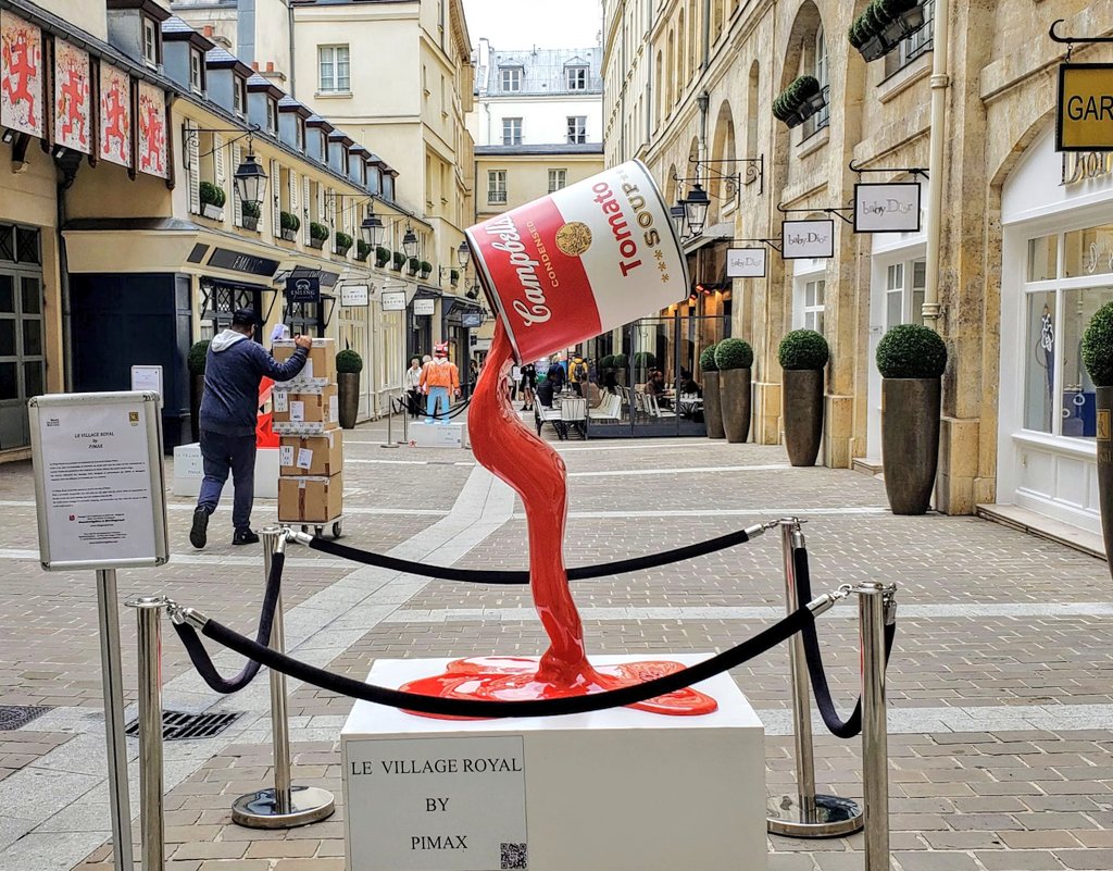 MichelleMoggio's tweet photo. Le Village Royal in #Paris - Chic Fashion & Umm, Soup #TheParisEffect #LeVillageRoyal #fashion #boutique #art #travel https://t.co/IZi2NNzOGQ