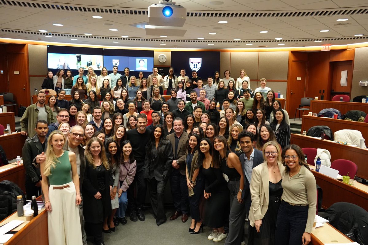 Kim Kardashian tweet media