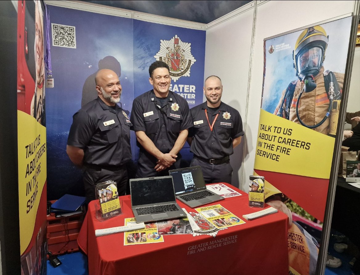 dminto2010's tweet photo. Afternoon spent at the Trafford Centre jobs fair with the Recruitment team @manchesterfire. Lots of interesting conversations with people of all ages and backgrounds who want to protect and serve their local communities 👩🏽‍🚒🧑🏼‍🚒🚒 https://t.co/COLvd7bcrP