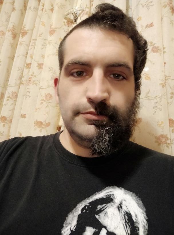 parathyraCavafy's tweet image. Two face 🤭🤣😂😂😂