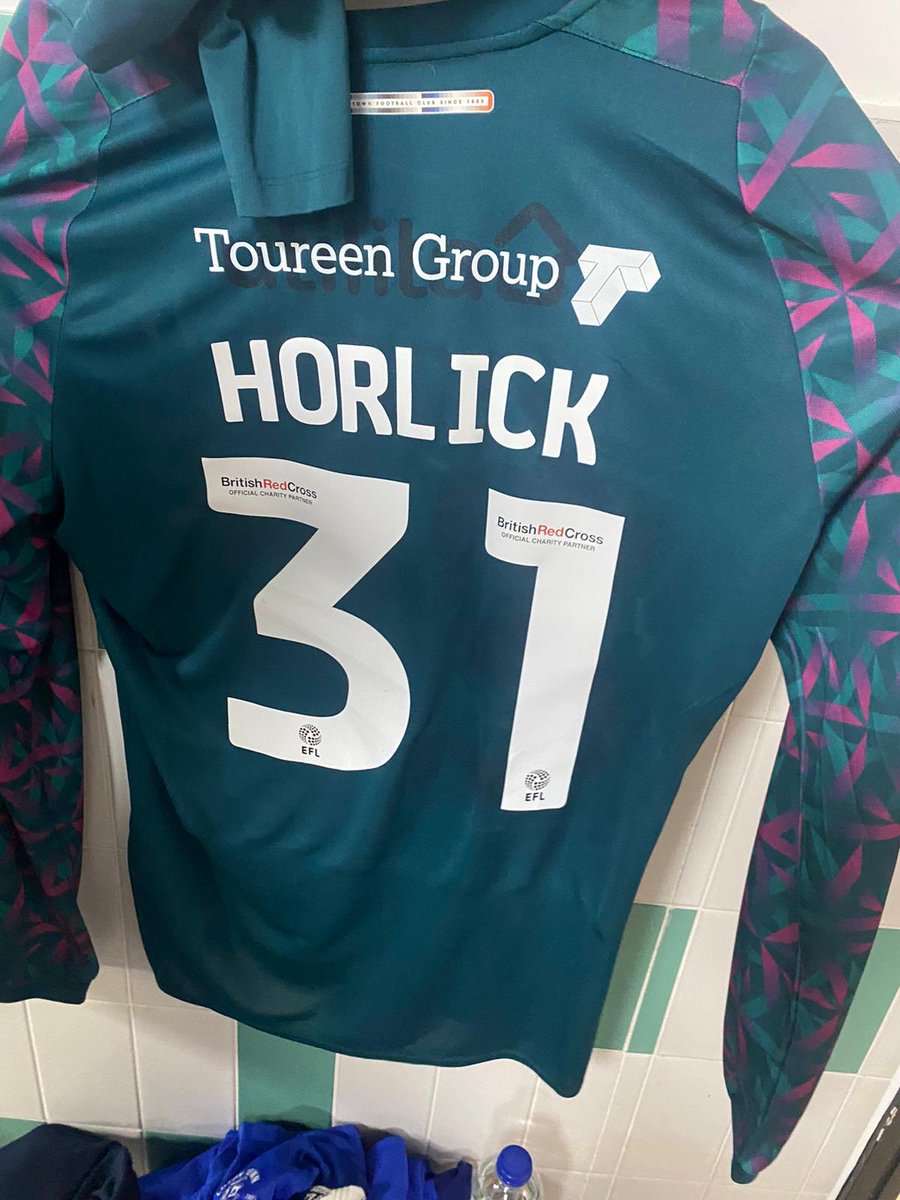Another proud dad day!
Rushed up to The Brache yesterday with an overnight bag as Jamo was asked to be part of the match day squad for the warm up. 
Can’t buy this sort of experience!
He’s buzzing!
⁦<a href="/LutonNews_LTFC/">LutonNews_LTFC</a>⁩ ⁦<a href="/LutonTown/">Luton Town FC</a>⁩ ⁦<a href="/LutonTownFans/">Luton Town Fans</a>⁩