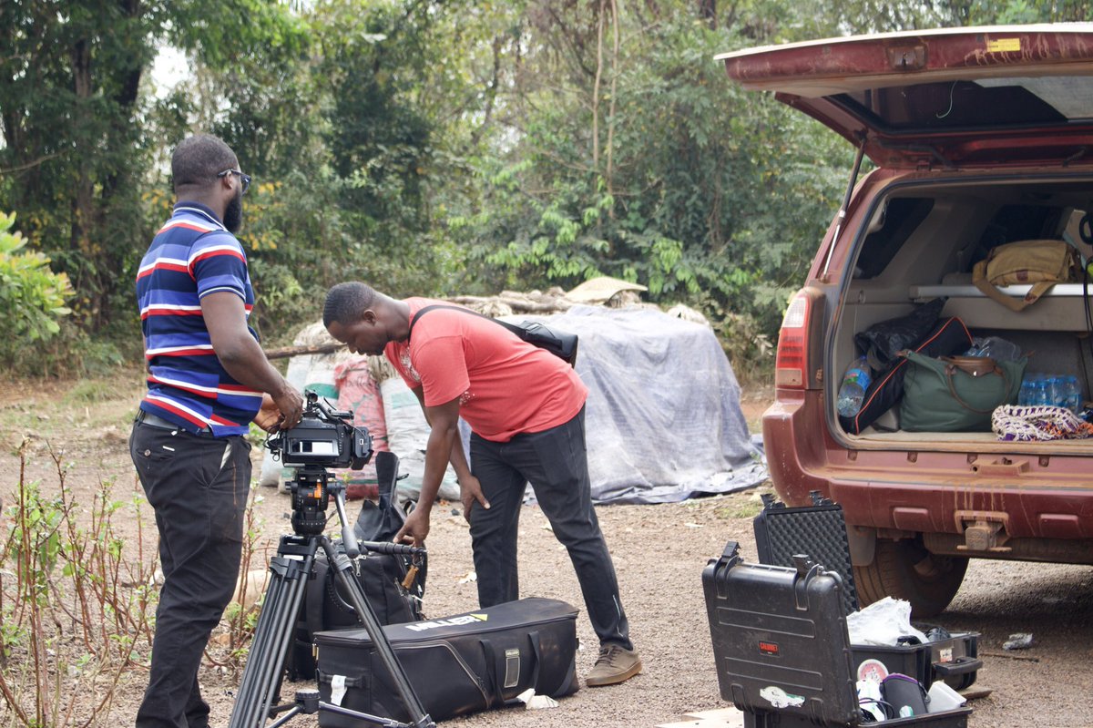 barmmyboy's tweet photo. Itโs been wonderful working with this amazing production crew @milesbramdo @EastwoodSchwarb @vertexmediasl
From God To Man ๐ฅ work in progress.
#reciprocityproject
#FromGodToMan
#indeginousfilm
#LimbaPeople
@reciprocityproj @upstanderproject @niatero @WeOwnTV @FreetownMedia https://t.co/zMKzljh8gU