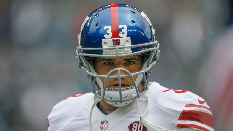 BREAKING: Former NFL star Peyton Hillis' girlfriend announced that he has been released from the hospital!

Hillis saved his children from drowning earlier this month. 

Read more: outsider.com/sports/nfl/for…