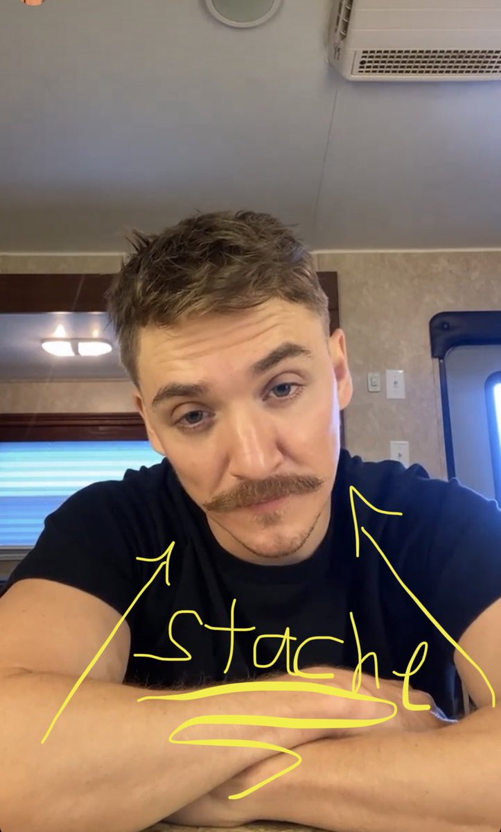 KyleGallner's tweet image. Green arrow? I shoot, can grow the stache, I cook chili often, i wear a lot of green in my personal life and I’m easy to work with…a little extra prep time in the gym and some blonde hair dye…. Let’s get nuts. @JamesGunn #greenarrow #DCU
