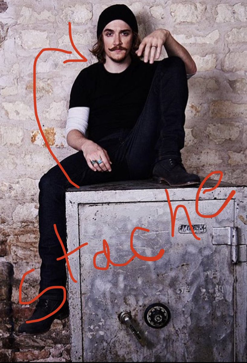 KyleGallner's tweet image. Green arrow? I shoot, can grow the stache, I cook chili often, i wear a lot of green in my personal life and I’m easy to work with…a little extra prep time in the gym and some blonde hair dye…. Let’s get nuts. @JamesGunn #greenarrow #DCU