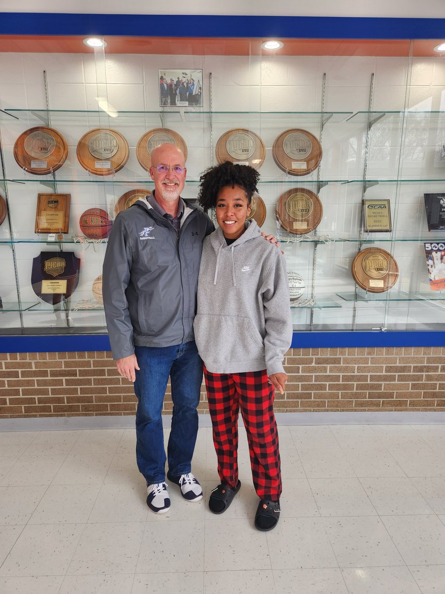 One of the best to ever wear a <a href="/ladyhoundsbb/">Lady Greyhounds</a> uniform. Great to see <a href="/cheyennehollom1/">cheyenne holloman</a> lead her team to a win today with 21 points. #GRIT