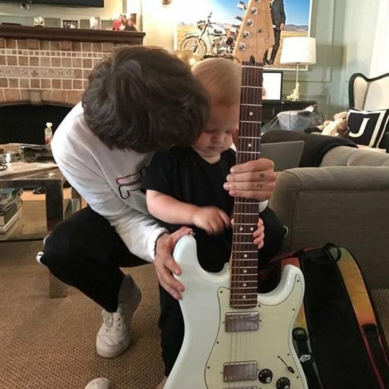 hazzabutterflw's tweet photo. Freddie já ta fazendo 7 anos mds, vi essa criança nascer https://t.co/iMoYNZRiSd