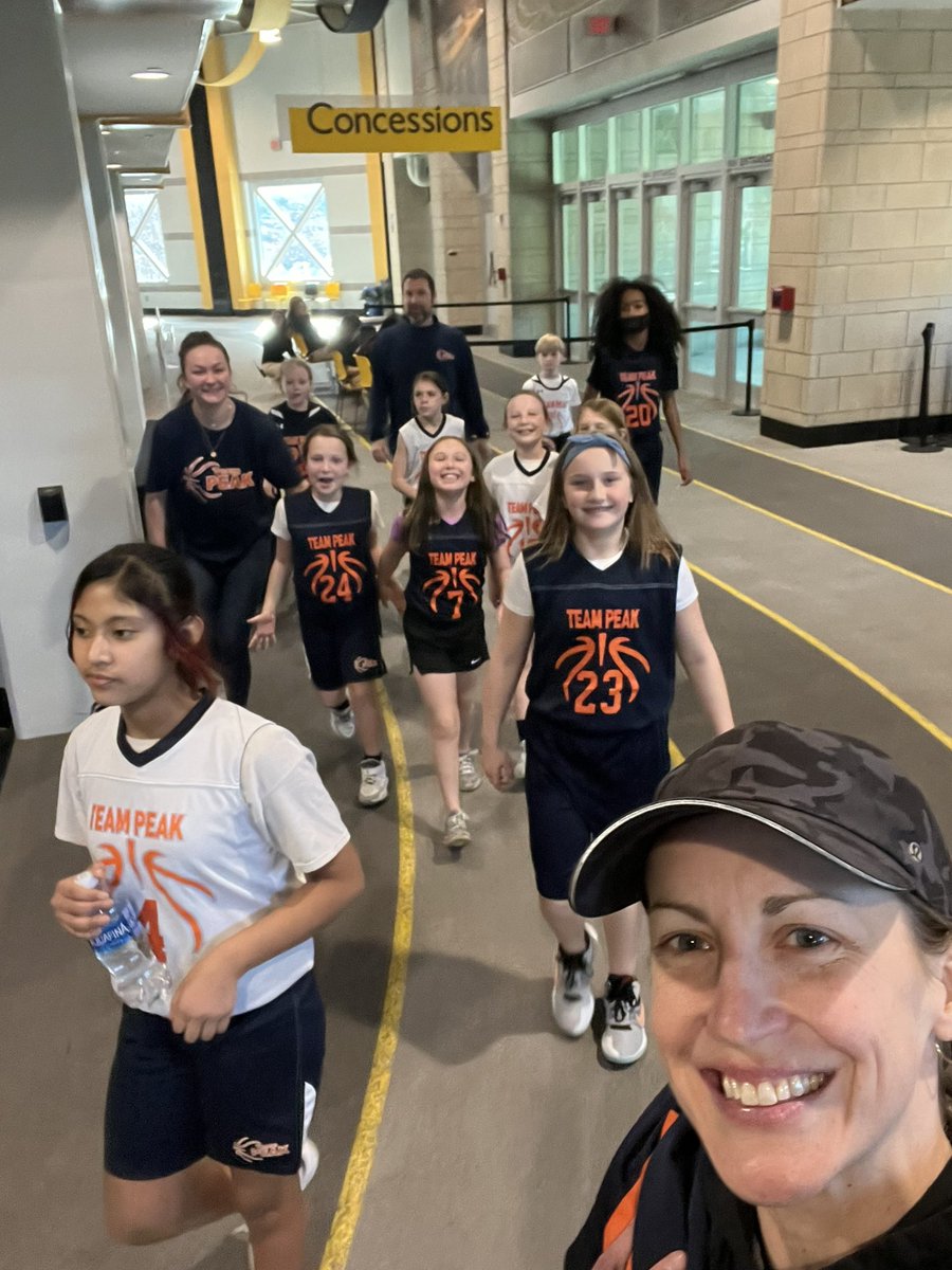 peakbball's tweet image. Big day at @AppStateWBB where our 3rd-5th grade team scrimmaged at halftime! Wow so fun! These girls like the bright lights 🚨🚨
Thanks to the team for being great role models to watch! 🏀🏀🏀