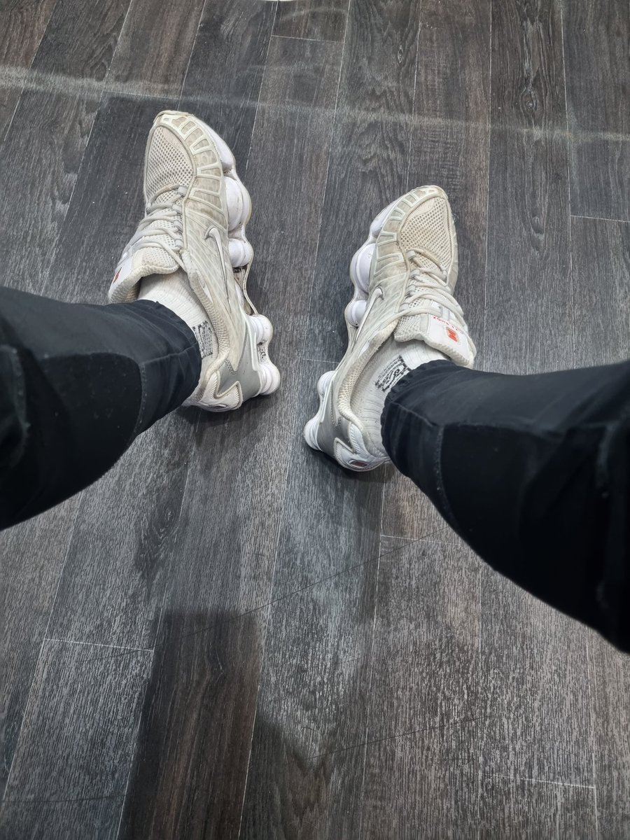 Sneaker Jay tweet media