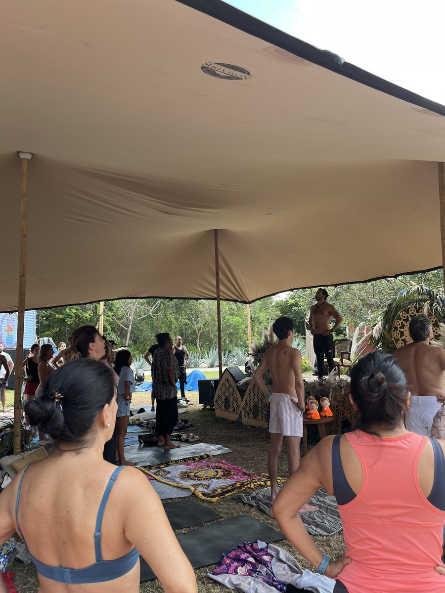 TulumTulum's tweet photo. ✨ Introspección mística ✨
@ALEJANDROMALDO hoy nos llevó a explorar nuestra respiración y movimiento a través de una práctica de yoga en #ZenExperienceTulum.
📍#WakaxHacienda https://t.co/gxcSRd6FIM