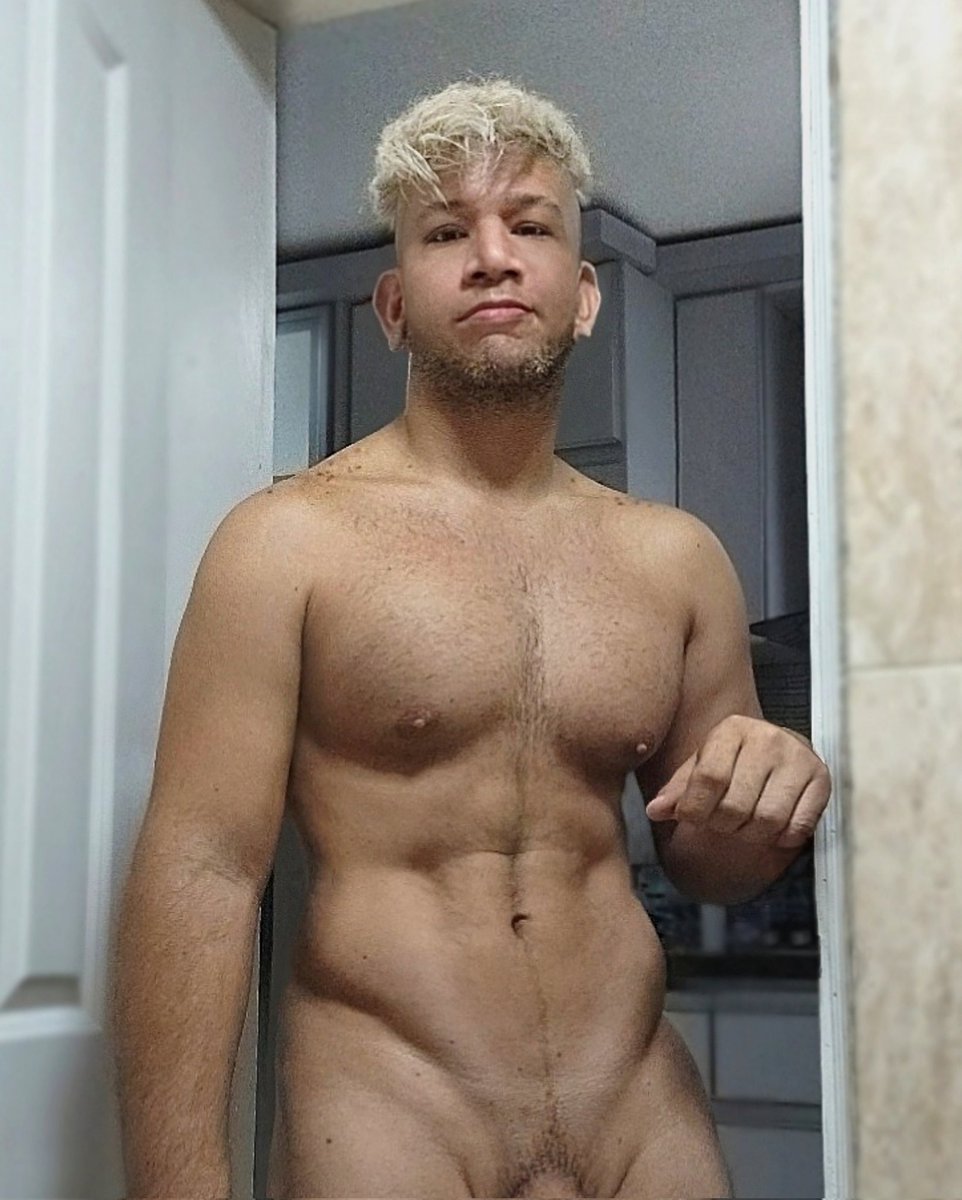 DarwinMeneses_'s tweet photo. Despertando.. hora de la ducha..! Rt y la subo completa.! @RegiolandiaMTY https://t.co/xpVq4LpZh8