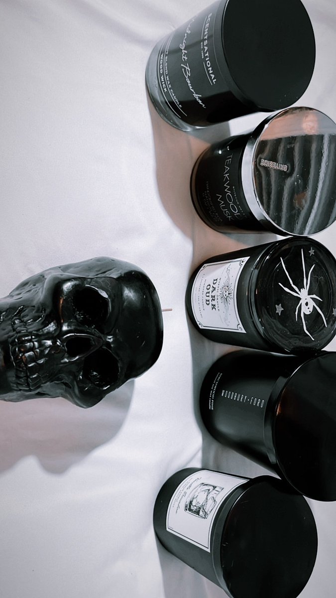 DarkParadise91's tweet photo. Black Candles 🕯🖤 

#black #aesthetic #candles https://t.co/nxm2p79Hga