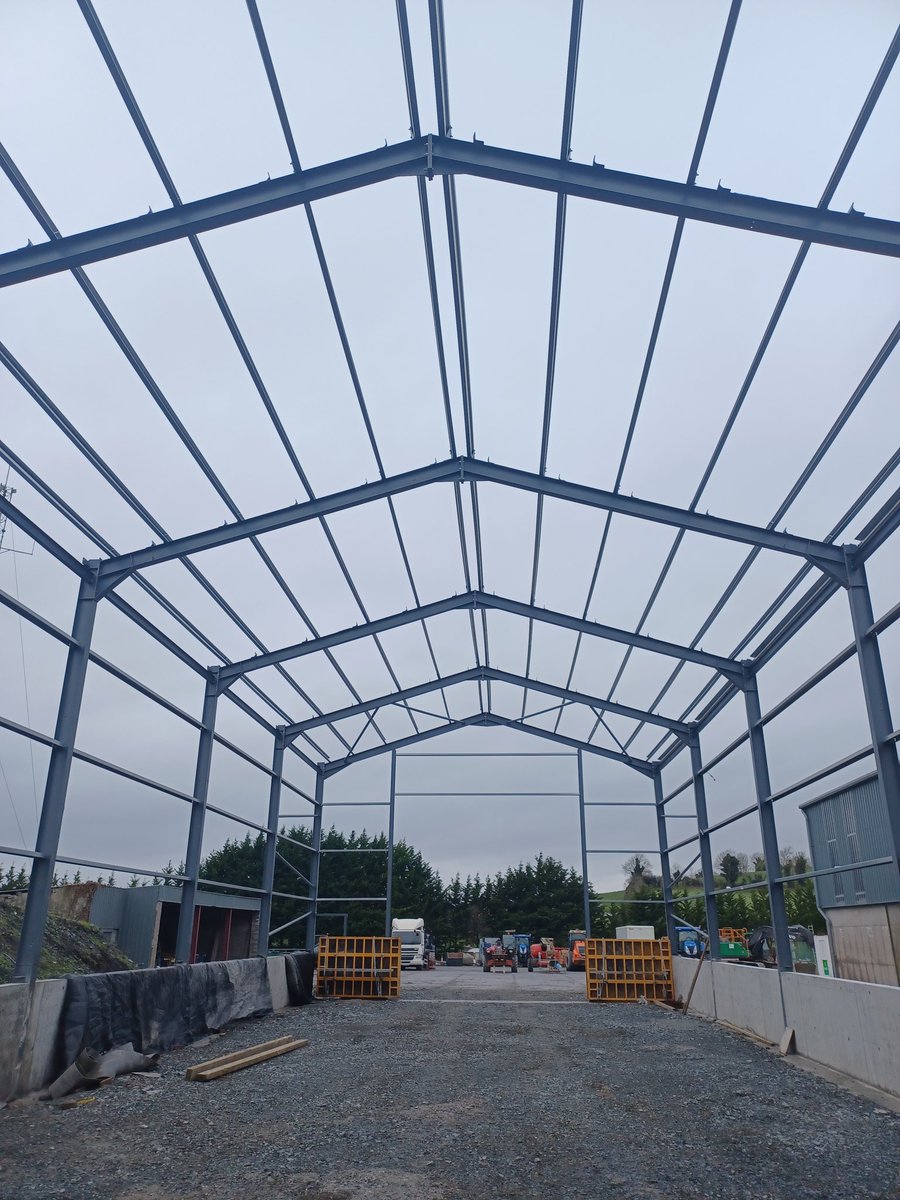 Great to see 1 of our latest jobs going together with no issues. Contact me with any steel enquiries #rossdrumengineering #cecertified #steelfabrication #steelstructures #steelconstruction #kitbuildings #farmbuildings