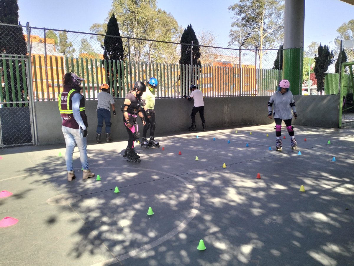 FraySembrando's tweet photo. En PILARES Fray Servando los sábados son de patinaje urbano con la maestra Fabiola. 🛼🛼
¡Te esperamos de 11:00-15:00 hrs! https://t.co/ydwo4ED6P9