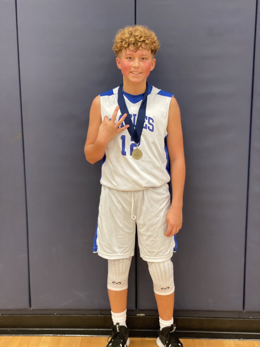 3 point champion! <a href="/BH_Athletics/">Barbers Hill Athletics</a> #camgayden #myson <a href="/LeagueCityHoops/">LCIS Basketball</a>