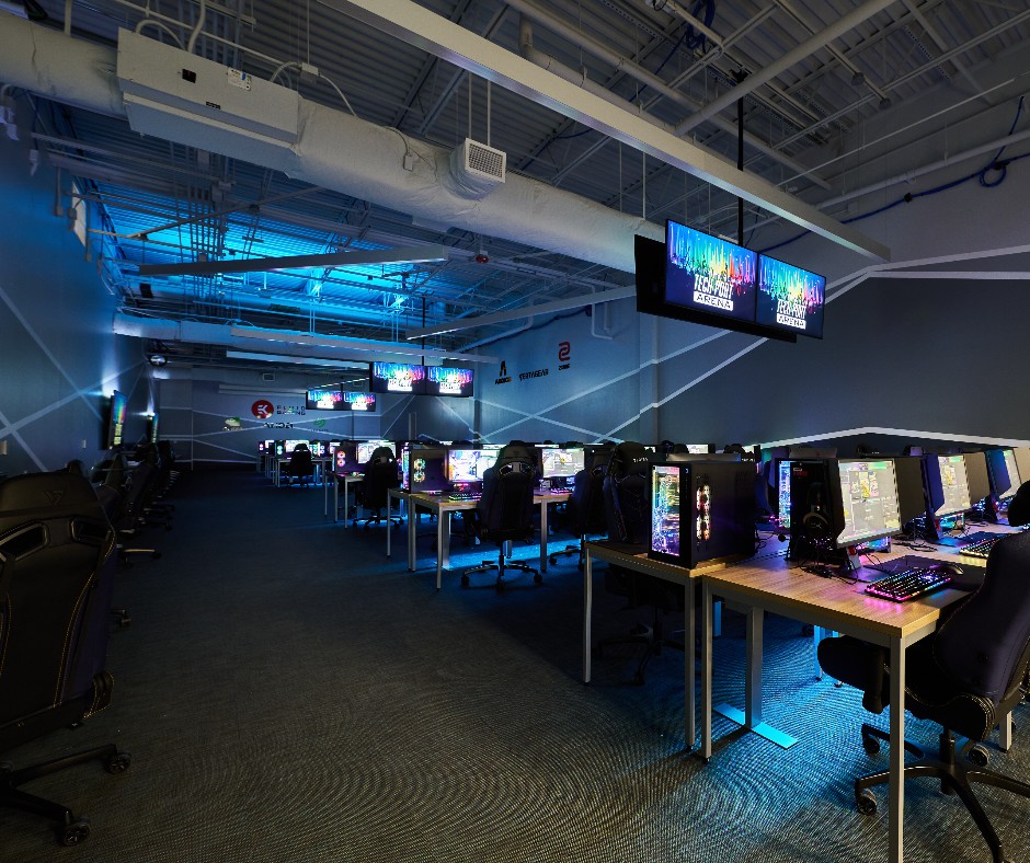 BoeingCenterSA's tweet photo. Did you know the #videogaming industry is on a constant rise, with billions of gamers worldwide enjoying video games and here at #TechPort, we proudly contribute to that industry w/our gaming center @TechPortEsports open 7 days a week 12P - 11P! That's 77 hours of #gaming fun! https://t.co/0kkfIeu8jw