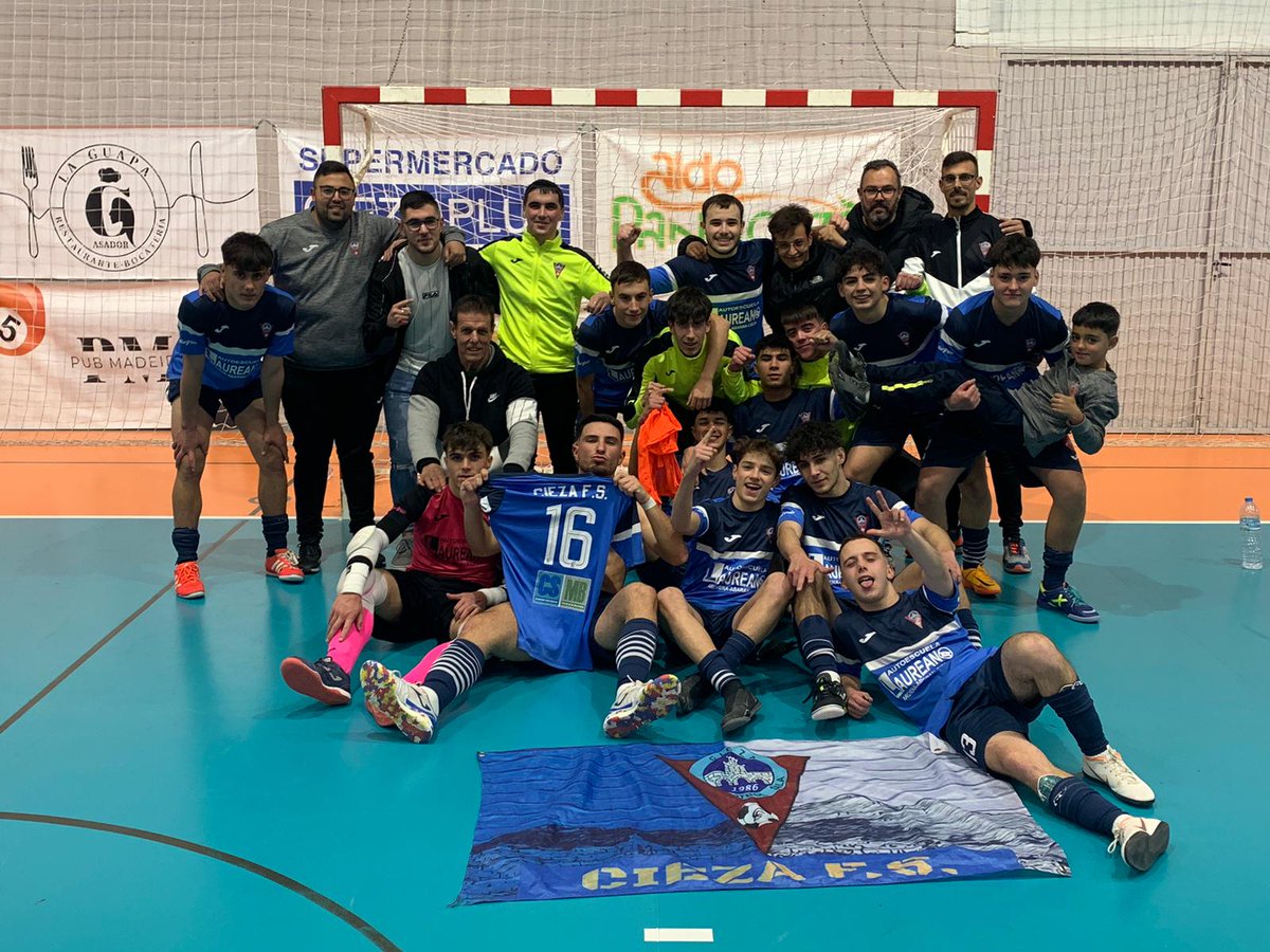 Ciezafutbolsala's tweet photo. Juvenil | 💙⚽
Atlético Cieza 2-4 Cieza FS 

¡EL DERBI ES AZUL!
Nuestro juvenil gana el derbi y se coloca líder con remontada incluida en un partido donde fuimos dominadores del juego con un ambientazo en las gradas nunca visto.

¡Gigantes!

#CiezaFS #CFS #VamosAzules https://t.co/mF0O7Kia7E