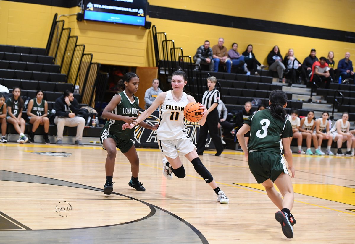 TheLinkNews's tweet photo. This morning the girls of @MonRegHS hosted and lost 51-46 to @LBGirlsBBall1 @LBpublicschools @WAVEPRIDE more pics will be posted at https://t.co/0P04bQfrPL &amp; story at https://t.co/eurq4PbIqU https://t.co/vnRE9mUKRT