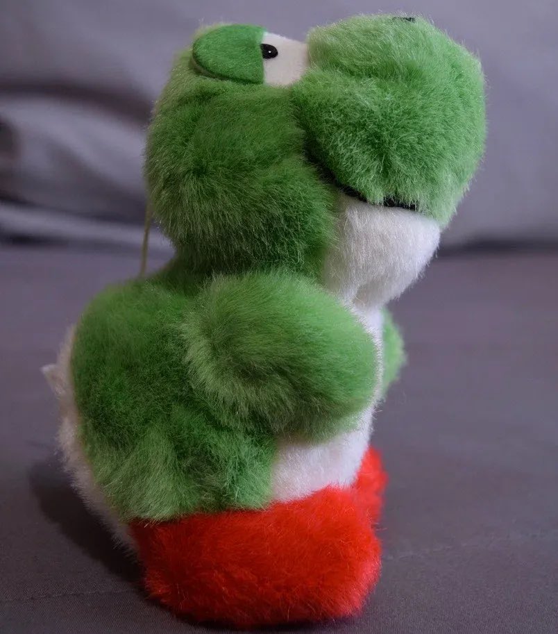 VGPlushDaily's tweet photo. Today’s Video Game Plush of the Day is:

Baby Yoshi from the 1991 Super Mario World set by Sun Arrow https://t.co/XNnn37xLkW