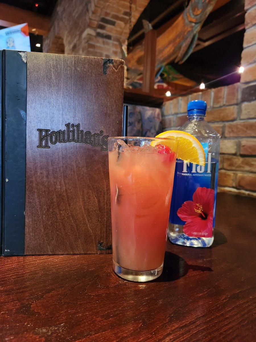 DanJKroll's tweet photo. Fruit Fizz! 😋 @Houlihans #diningwithdan #nonalcoholic #butstilltasty https://t.co/MiobV4Lpgj