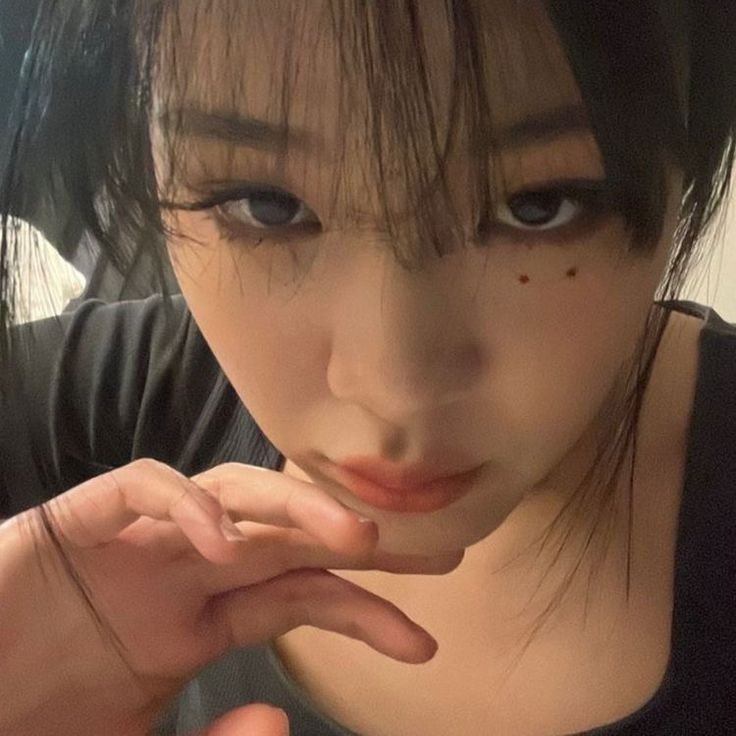 ᶻ 𝘇 𐰁 tweet media