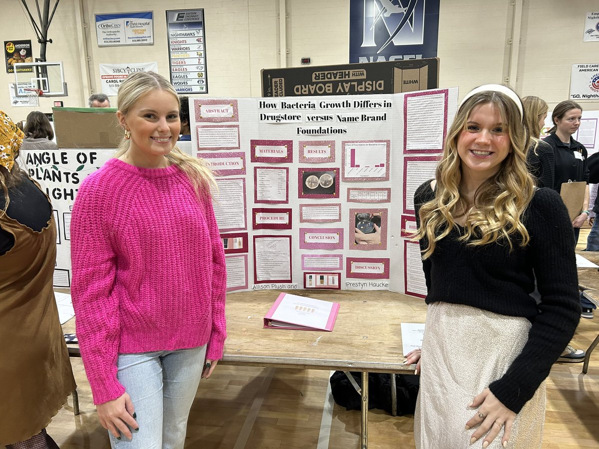 BioTeachMullins's tweet photo. Check out these brilliant, talented #APBio students showing off their amazing projects! #SpartanSmart #proudteacher @FHSchools @fhfeorg https://t.co/Xd52mW0BUQ