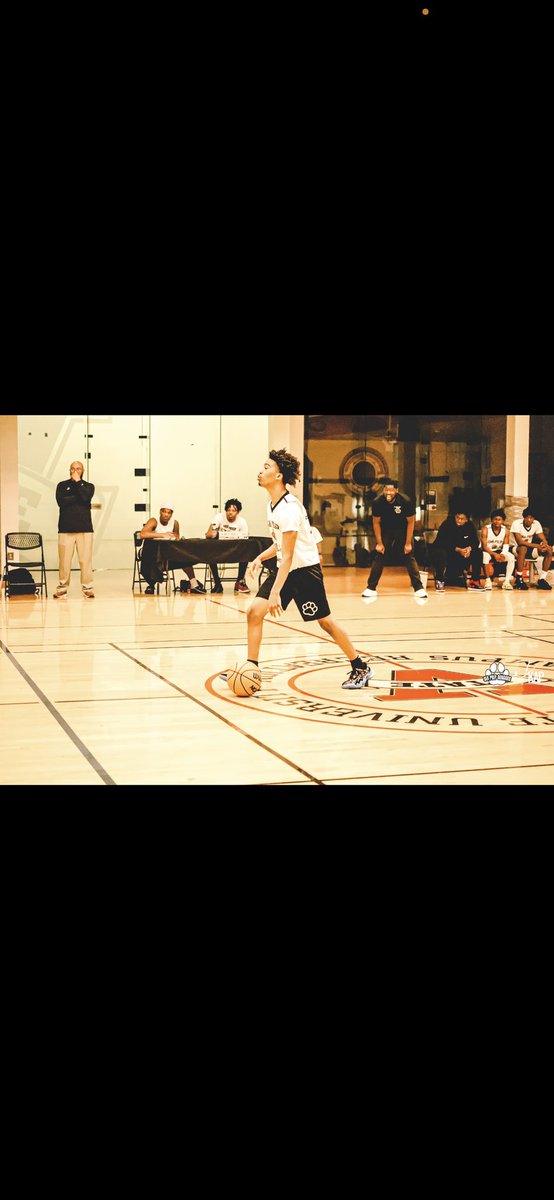 coach Lee alt tweet media