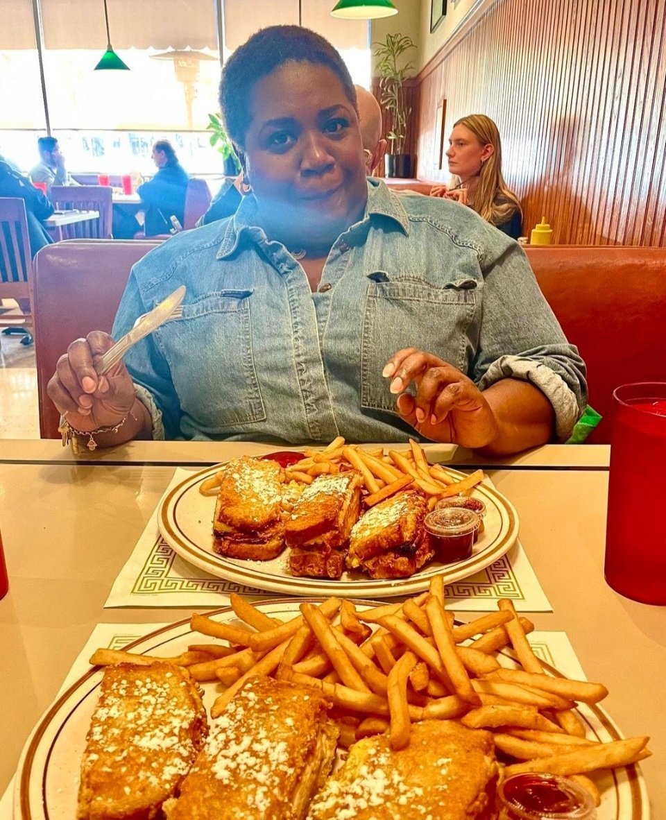 Say what now??? <a href="/nbc/">NBC Entertainment</a> is gonna replay our first two episodes of NIGHT COURT after the <a href="/Chiefs/">Kansas City Chiefs</a> game and before <a href="/nbcsnl/">Saturday Night Live</a> ??? This Kansas City girl gets to proceed her home team AND preceed a legendary sketch comedy show??? Pinch me!! #replay #football #comedy #kansascity