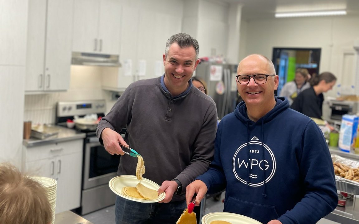 RoblinParkCC's tweet photo. Thank you to Mayor @ScottGillingham, Councillor @EvanDuncanWPG &amp; MP @marty_morantz for coming out to support the Roblin Park Winter Carnival pancake breakfast this morning! 🥞The fun continues this weekend! https://t.co/T8xCbSutn2