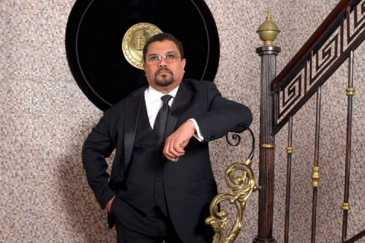 _DolarYesterday's tweet photo. Razone su respuesta
¿Por qué cree Ud q los títulos de Benjamín Rausseo, Abogado y Doctor en Educación, lo capacitan para ser Presidente?
Y entonces
¿Por qué a Leopoldo López, Post Grado en la Escuela J F Kennedy y Maestría en Políticas Públicas en Harvard, lo tratan de pajuo? 😜 https://t.co/RMYMDTj9jA