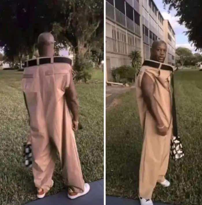 Bobbyjohn80's tweet image. Mom: I got this for you.
Son: Mommy I don't like it.
Mom: it suits you well 🤣🤣...
The Dj