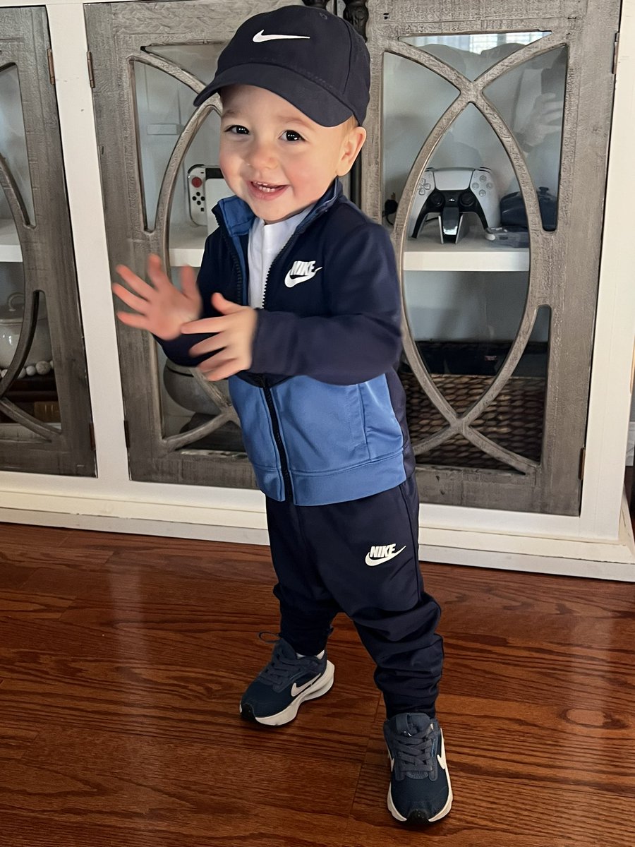 Michael_Pittman's tweet photo. Looking for a brand deal! @nikestore #BabyBeck #Nike https://t.co/qfg0xBGpd9