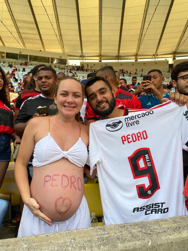 maracana's tweet photo. Início de um sonho // Deu tudo certo

Você é ídolo, @Pedro9oficial! 

Maracanã, a Casa do Inesquecível. https://t.co/SBoVNr59V0