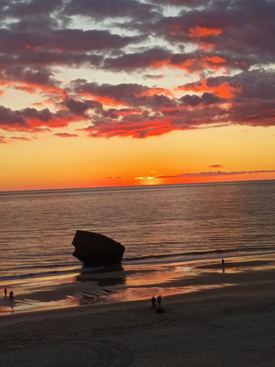 Estos atardeceres y estos colores SOLO podrás verlos en Huelva. No ni na!!!!