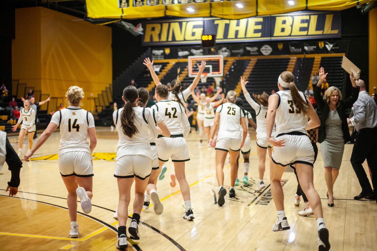 ArianneBoma's tweet photo. Coach, @CandiWhitaker5 face says it all. @GriffonWBB now with 10 straight wins. 

Ring that freaking bell 🔔 https://t.co/ZstiOZkDH1