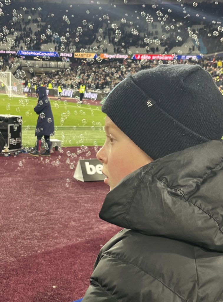 GemWindham's tweet photo. 2-0 ⚒️

Happy little hammer right here. 🫧

#COYI #WHUEVE https://t.co/3aUkPcCE3L