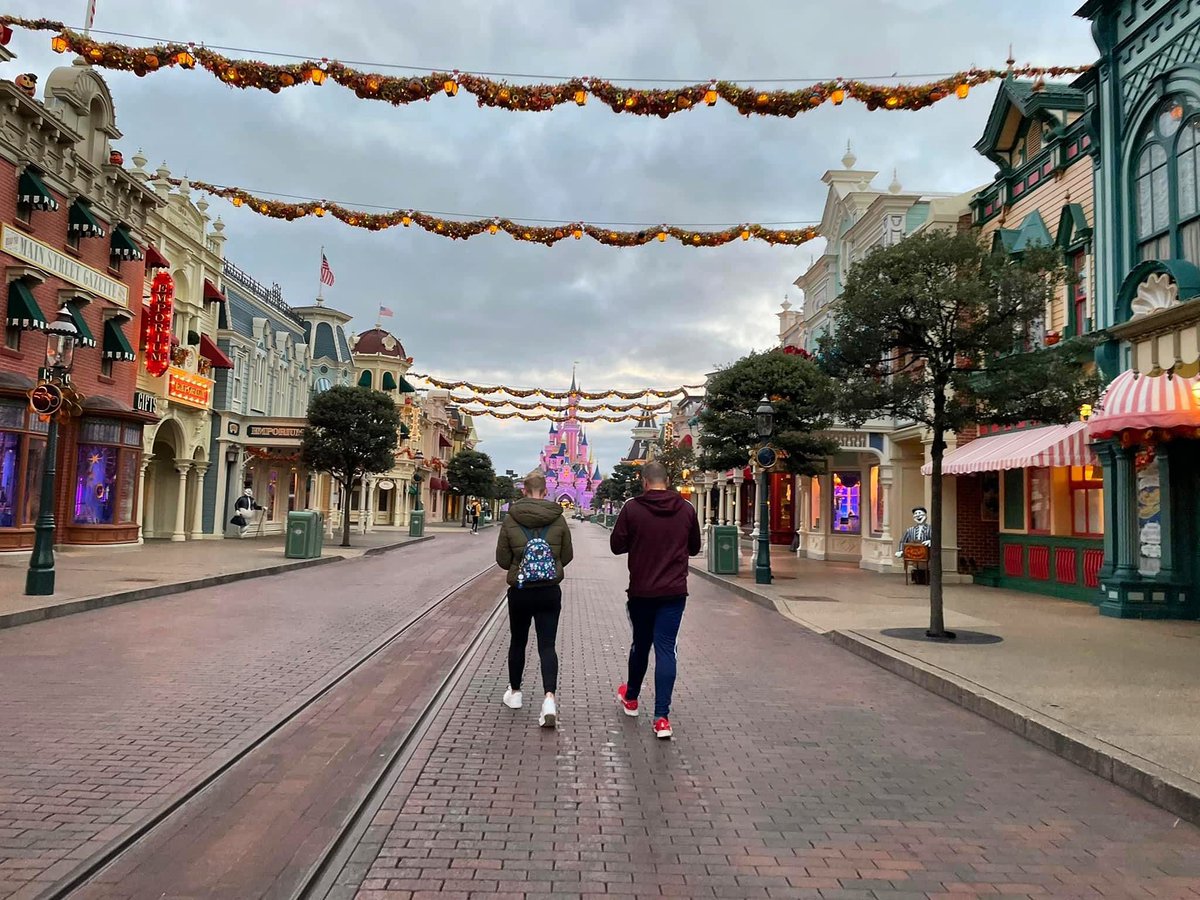 Main Street USA with no crowds is just magical! What’s your favourite Disney feeling? 

#disneylandparis #disney #disneyworld #disneychannel #disneyvloggersuk #dlp30 #disneyuk #disneyparks #disneyplus #disneyphotography #disneyblogger