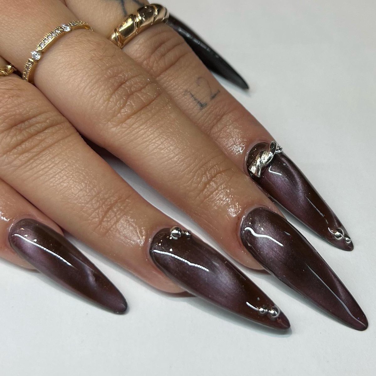 thatbdohernails's tweet photo. lil cat eye moment https://t.co/AJj3GDy1ET