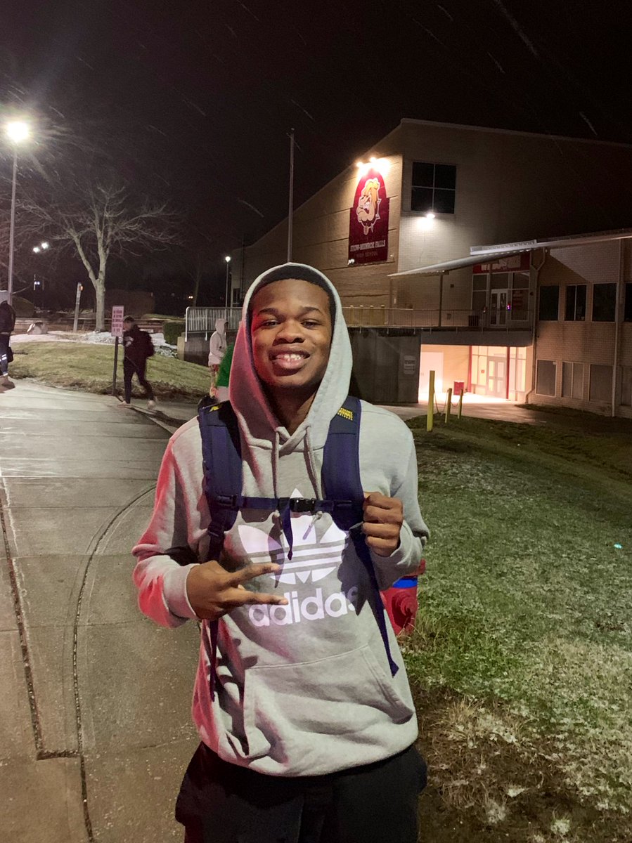 CoachHerbertSMF's tweet image. 🚨NEW SCHOOL RECORD🚨 Brian Turner runs 50.53 for his first 400m of the season. Brian’s race last night puts him in the top-10 for Division 1 runners this year! #SpeedKills #StrongerTogether